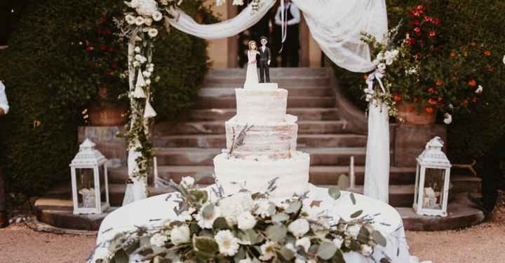12 torte nuziali bellissime e perfette per i matrimoni in primavera/estate 2023 - 1