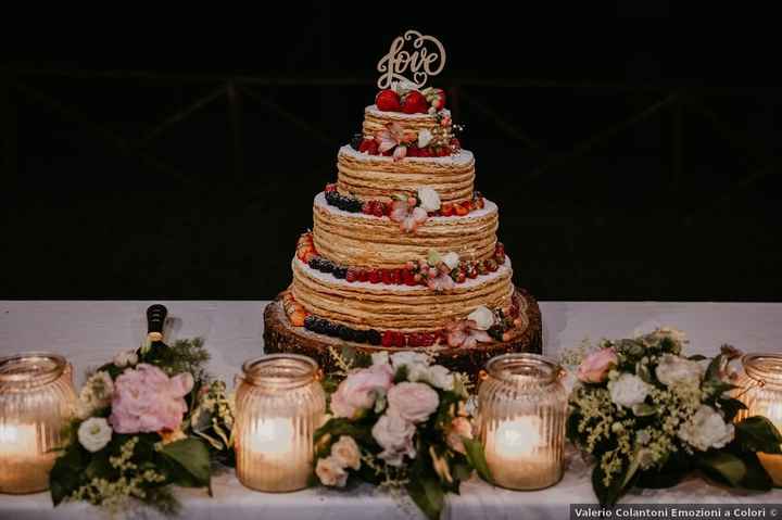 12 torte nuziali bellissime e perfette per i matrimoni in primavera/estate 2023 - 5