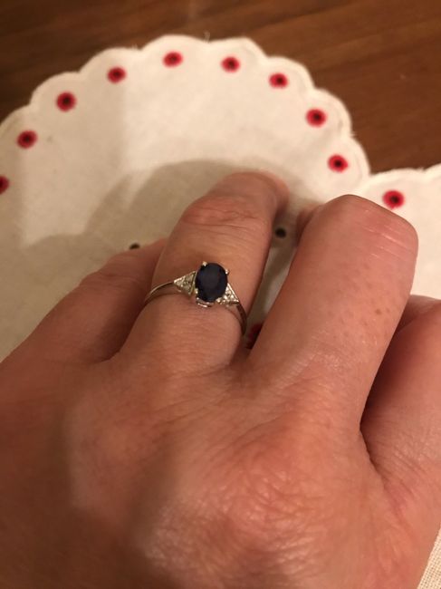 E ora mostraci una foto del tuo anello di fidanzamento! - 1