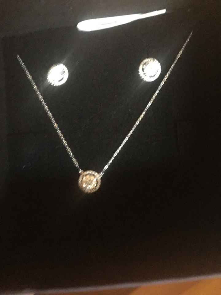 Abito in pizzo: punti luce o perle? - 1