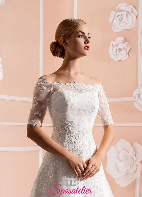 Spalle e décolleté in chiesa 1