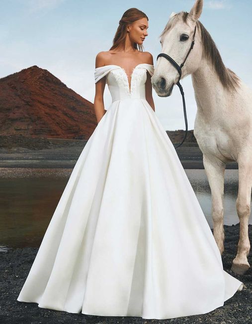Collezione Pronovias 2022 24