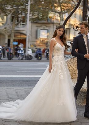 Collezione Luna Novias 2023 18