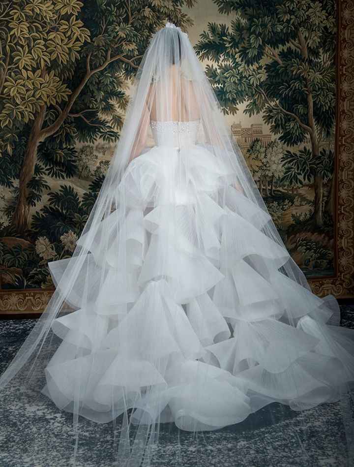 Collezione Georges Hobeika 2022 - 13