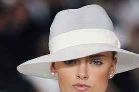 Cappello come accessorio - 24
