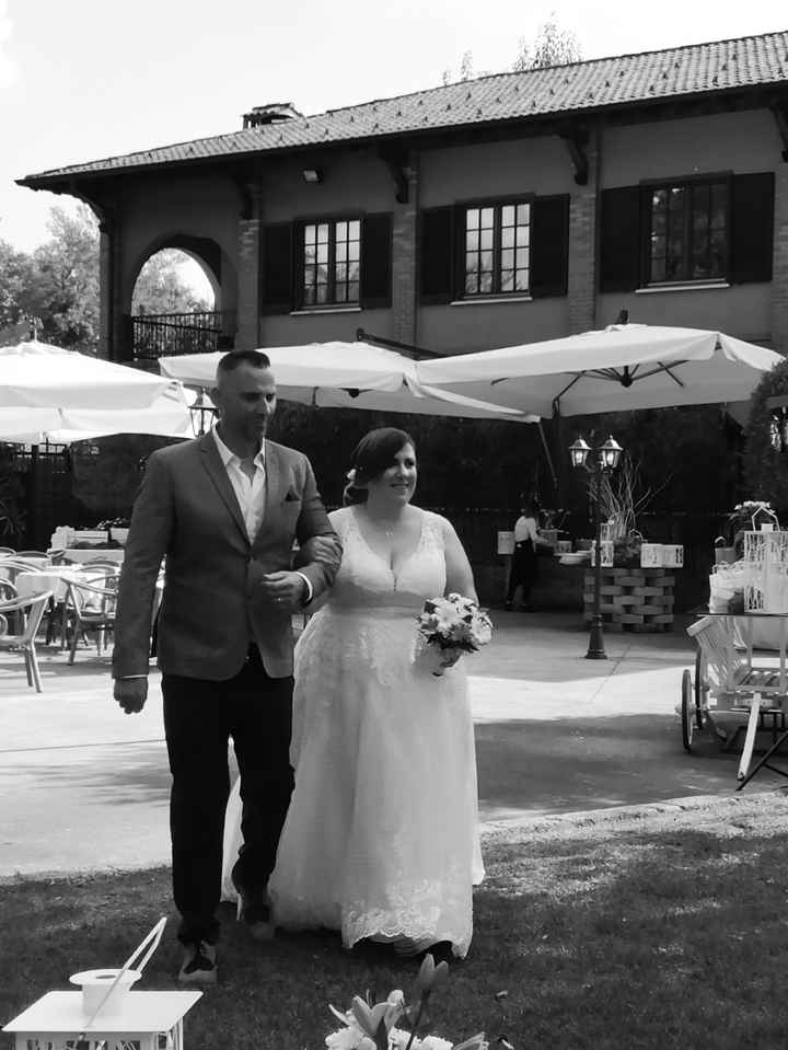 Sposine chi vi accompagnerà/ chi vi ha accompagnato all’altare?🤍🥰 - 1