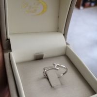 E ora mostraci una foto del tuo anello di fidanzamento! - 1