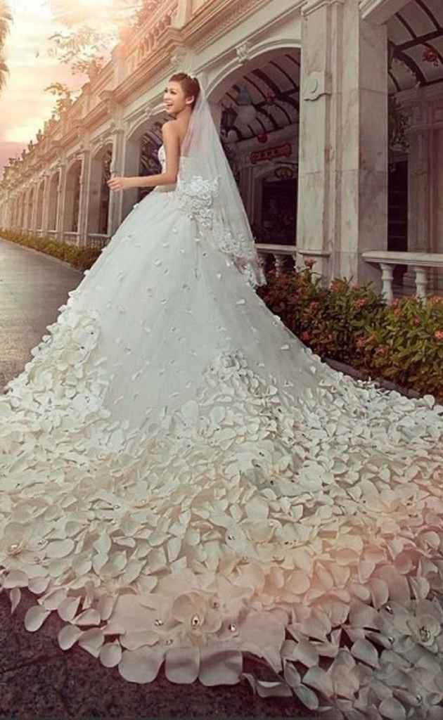Abiti da sposa con strascico lungo - 1