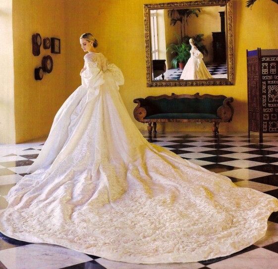 Abiti da sposa con strascico lungo - 11