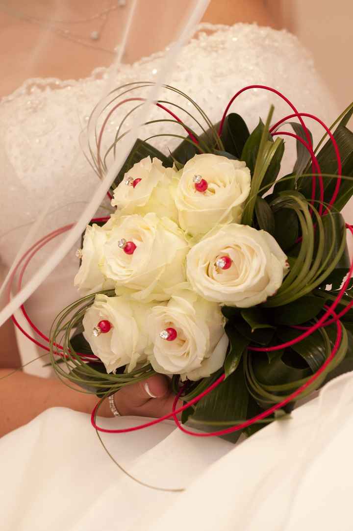 il mio bouchet con rose bianche