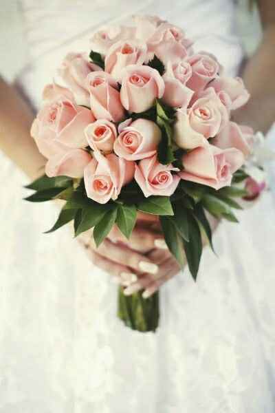 Ottobre rosa: ispirazioni per bouquet da sposa rosa - 4
