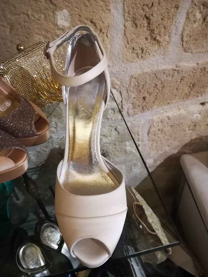 Dubbio scarpe - 1