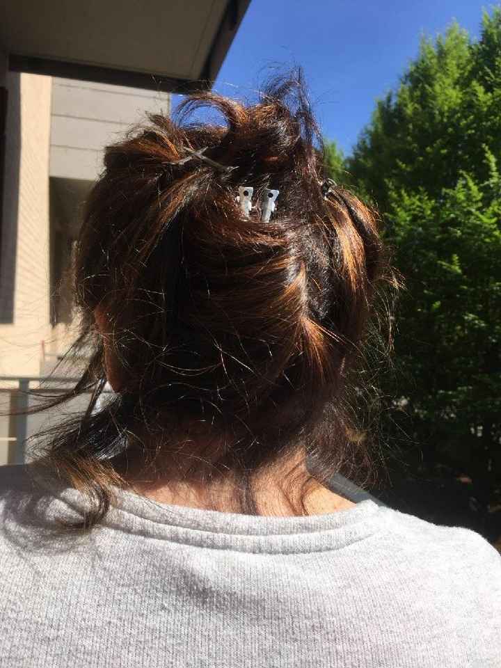 Raccolto con i capelli corti... - 2