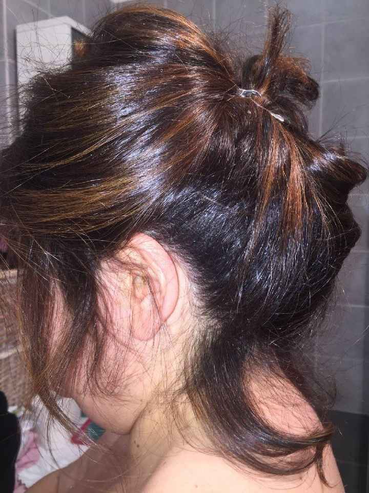 Raccolto con i capelli corti... - 3