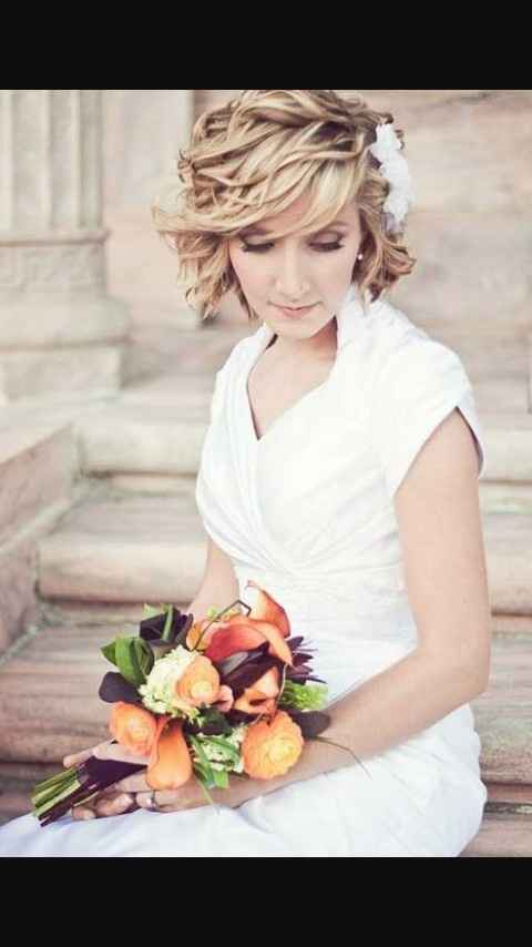 Raccolto con i capelli corti... - 1