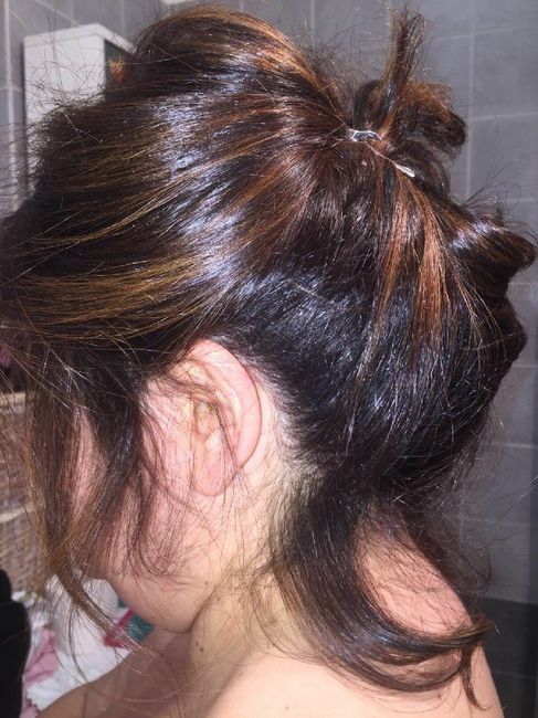 Raccolto con i capelli corti... - 3