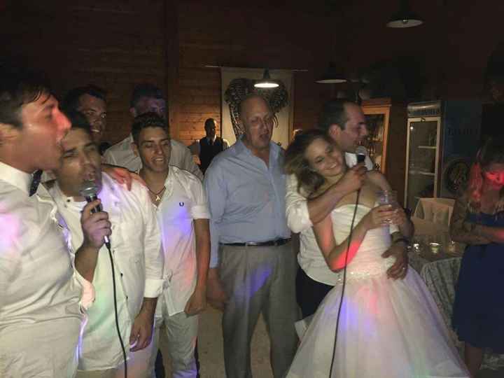 Marito e moglie felici e preoccupati - 6