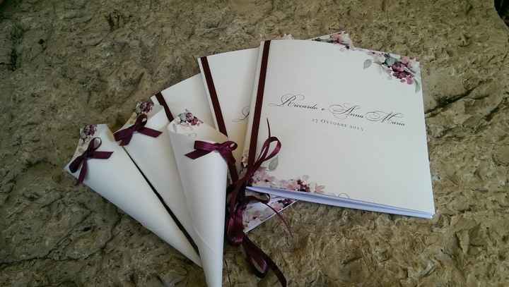 Libretti messa e coni per confettata