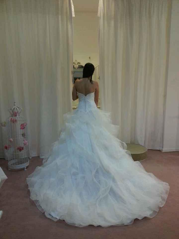 Mi fate vedere i vostri abiti? - 1