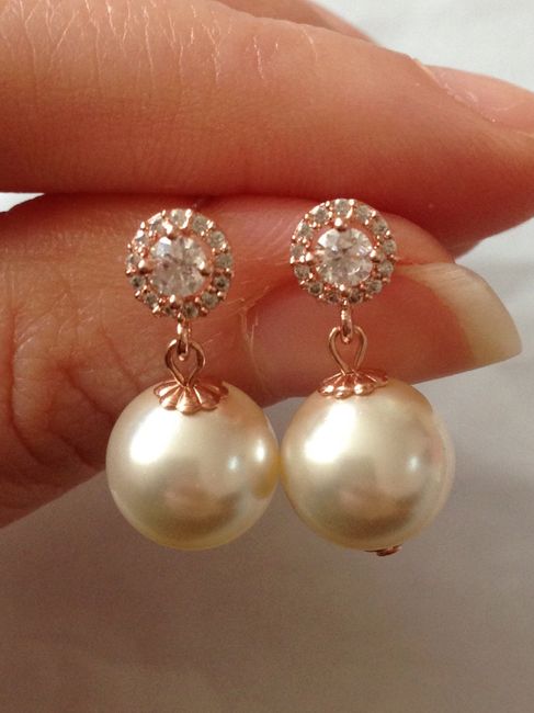 Orecchini  o collana...? - 1