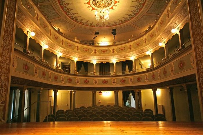 teatro ferrari