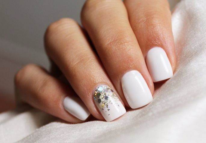 total white con glitter
