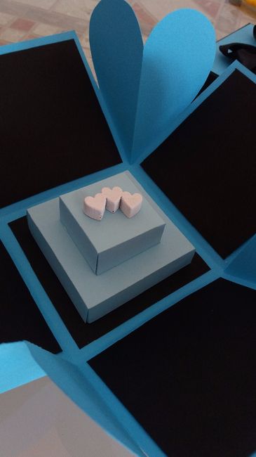 Torta-scatolina con mini cake topper