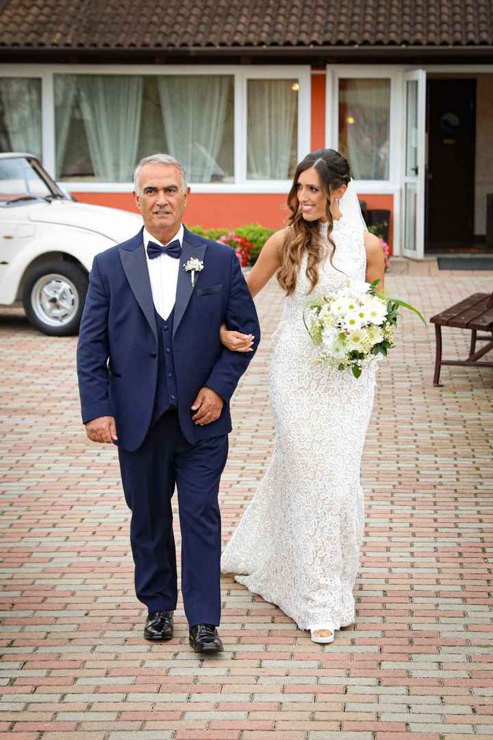 Accompagnatore sposa all'altare, rito civile - 2