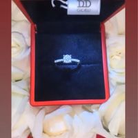 E ora mostraci una foto del tuo anello di fidanzamento! - 2