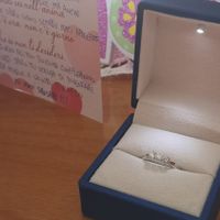 E ora mostraci una foto del tuo anello di fidanzamento! - 1