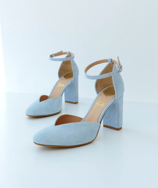 Scarpe blu di velluto? 6