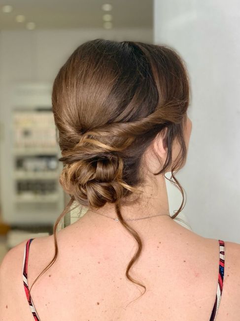 Acconciatura sposa: chignon classico o acconciatura alternativa? 3