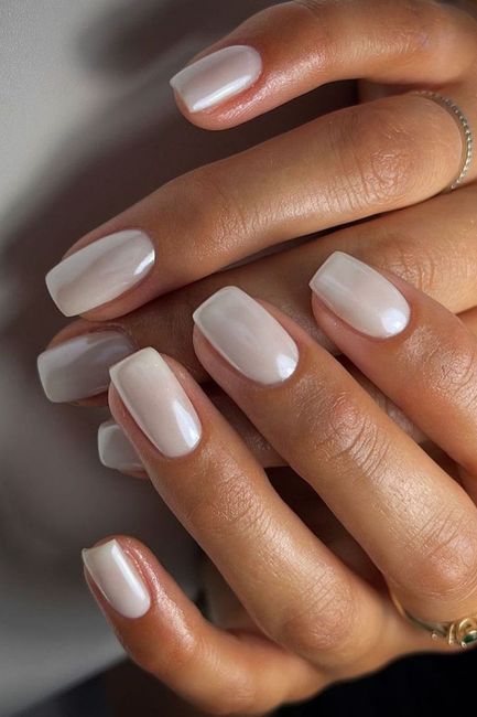 Idee per manicure da sposa? Elegante ma non esagerata 💅💍 - 3