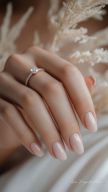 Idee per manicure da sposa? Elegante ma non esagerata 💅💍 12