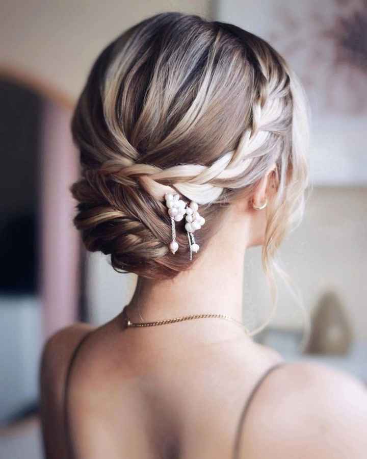 Acconciatura capelli ricci corti - 3