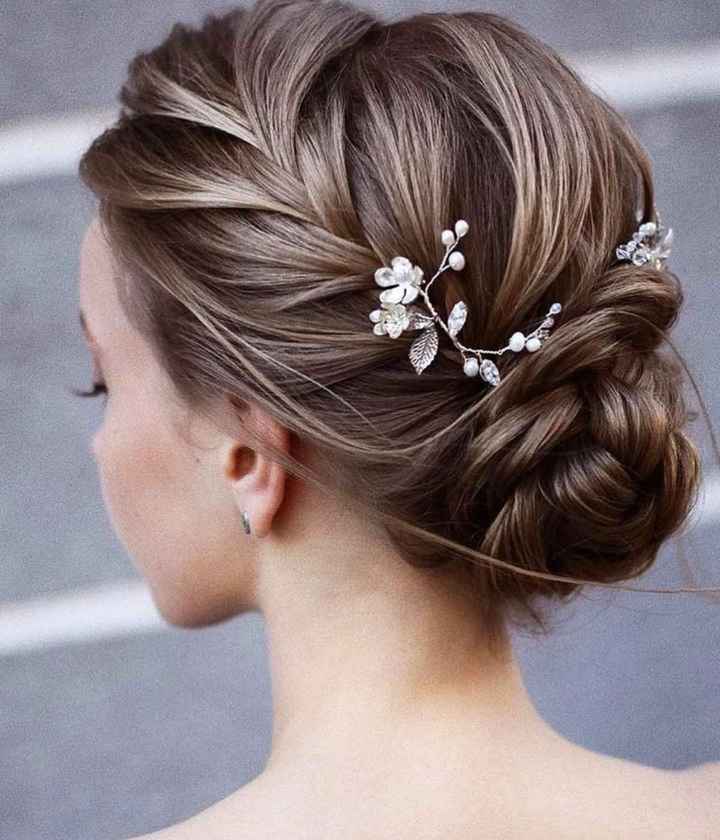 Acconciatura con fiori: velo sì o velo no? - 1