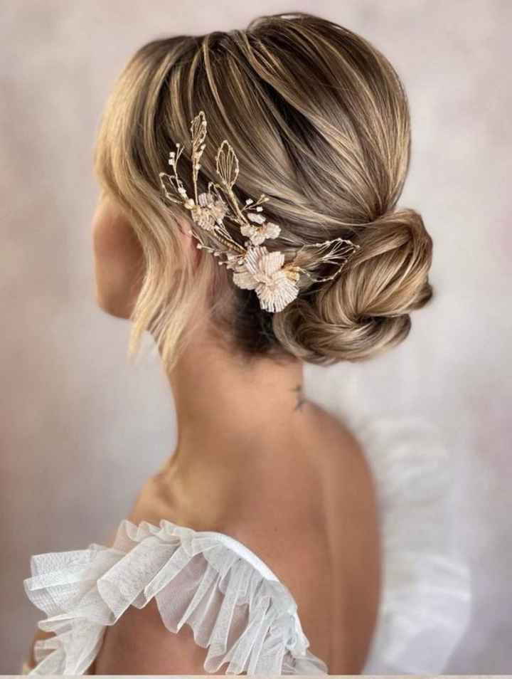 Acconciatura con fiori: velo sì o velo no? - 2