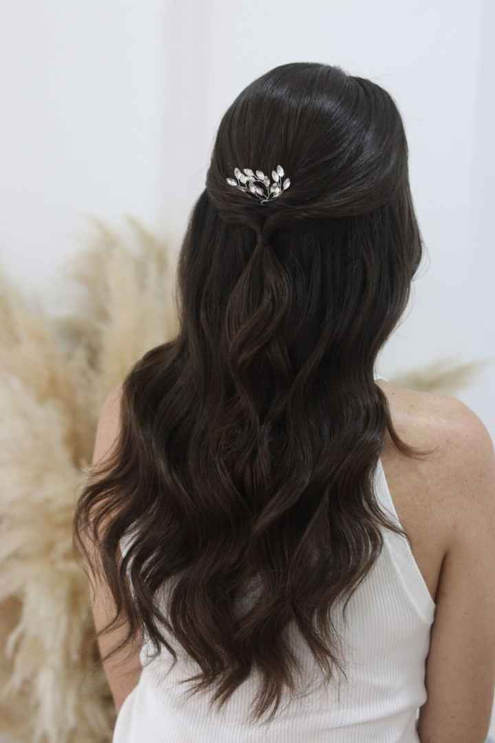 Semiraccolto con orecchie coperte - 4