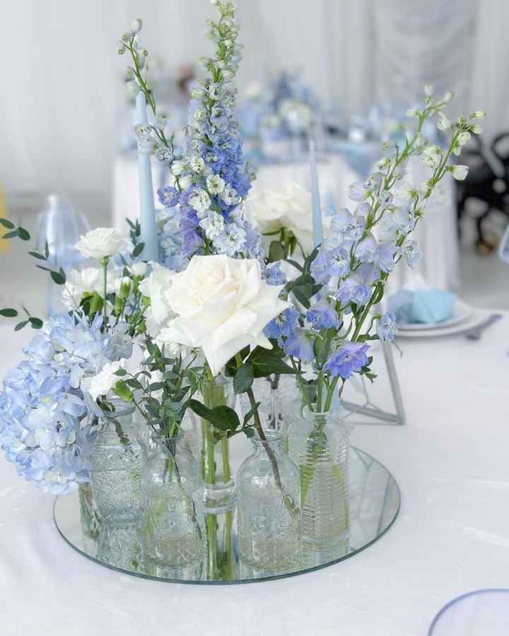 Centrotavola blu con erbe aromatiche - 8