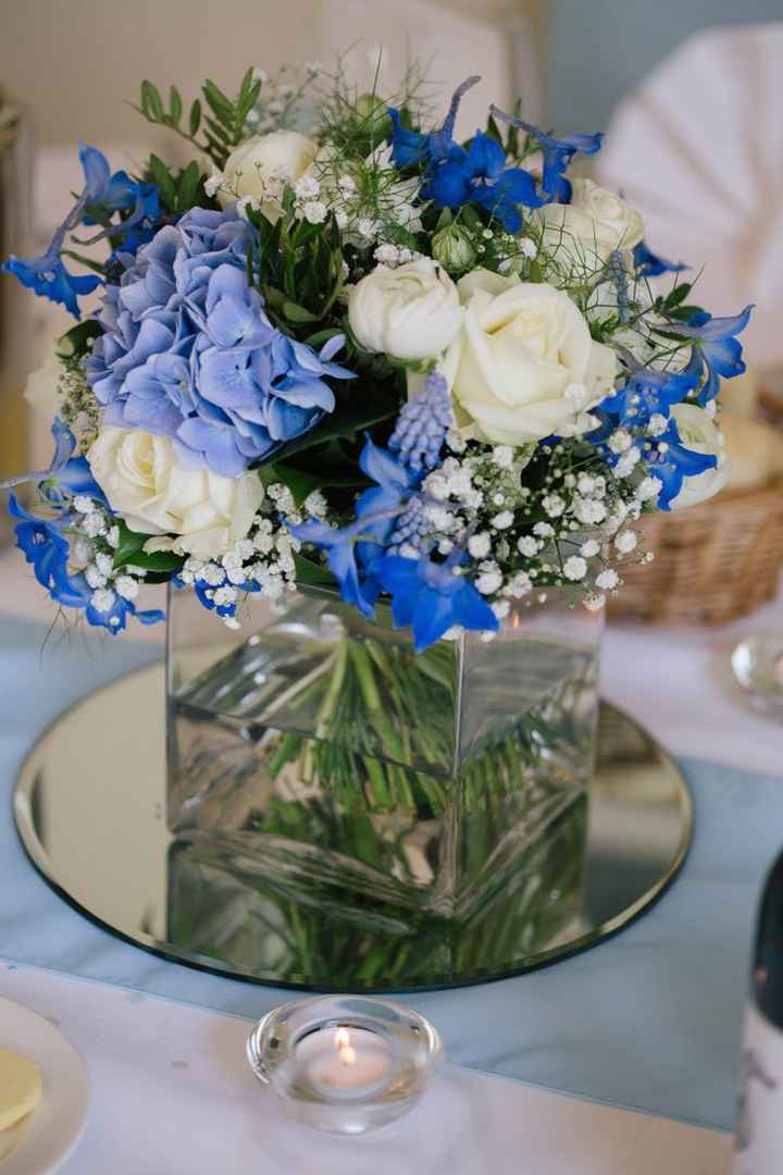 Centrotavola blu con erbe aromatiche - 12