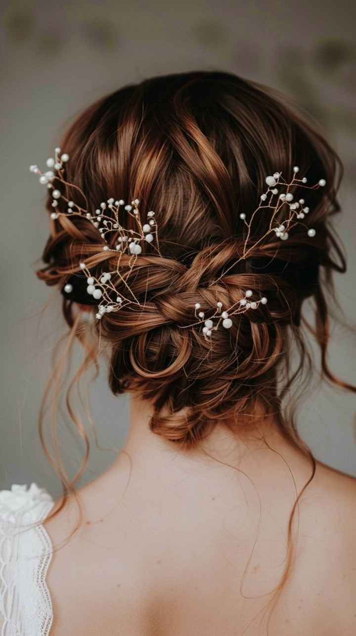 Acconciatura sposa: chignon classico o acconciatura alternativa? - 2