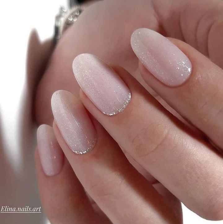 Idee per manicure da sposa? Elegante ma non esagerata 💅💍 - 4