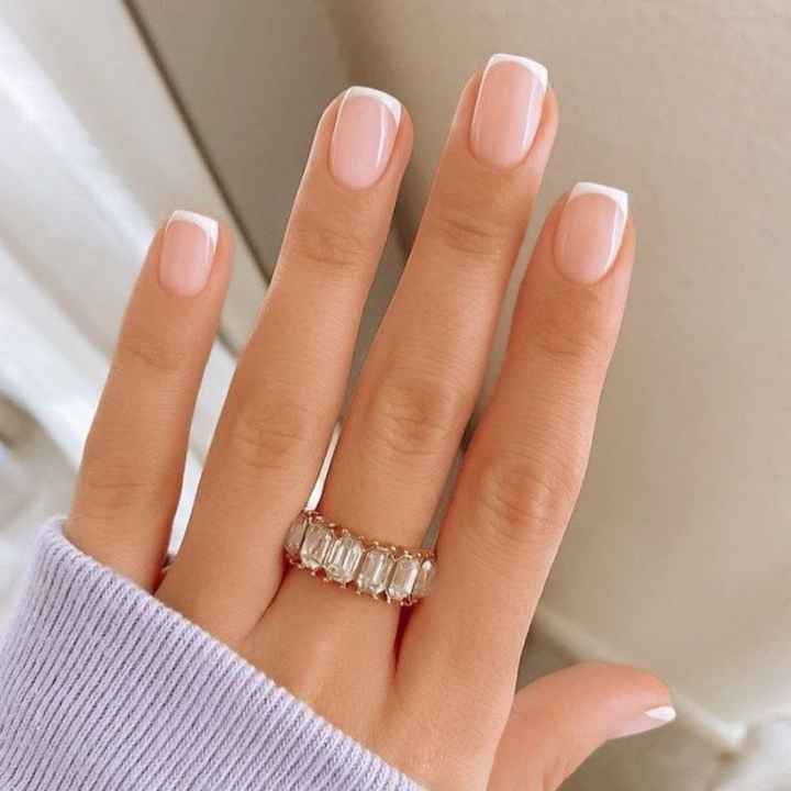 Idee per manicure da sposa? Elegante ma non esagerata 💅💍 - 7