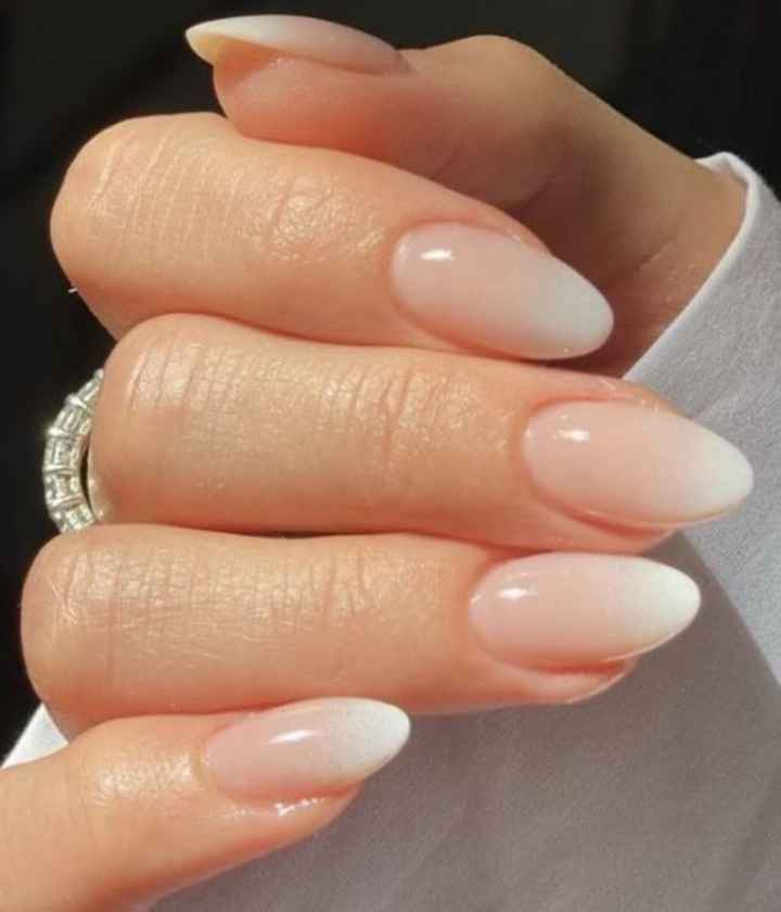 Idee per manicure da sposa? Elegante ma non esagerata 💅💍 - 8