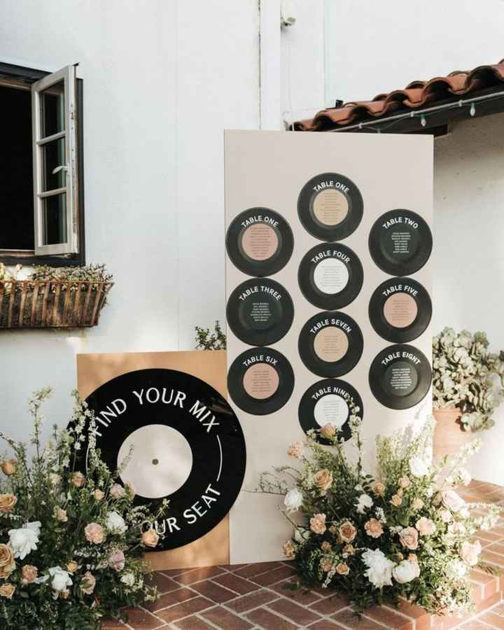 Centrotavola e tableau con vinili - 10