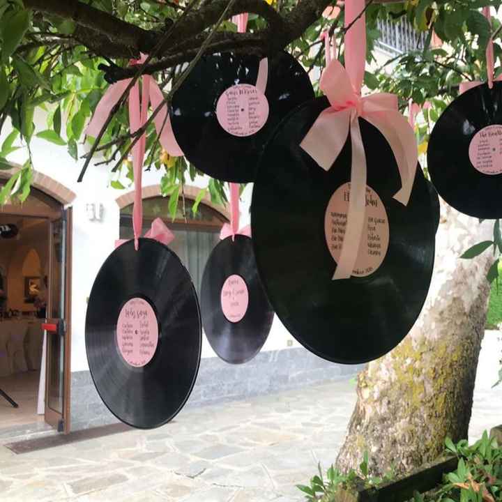 Centrotavola e tableau con vinili - 18