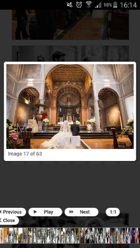 Chiesa enorme con pochi invitati - 1