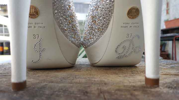 Scarpe con o senza scritta? - 2