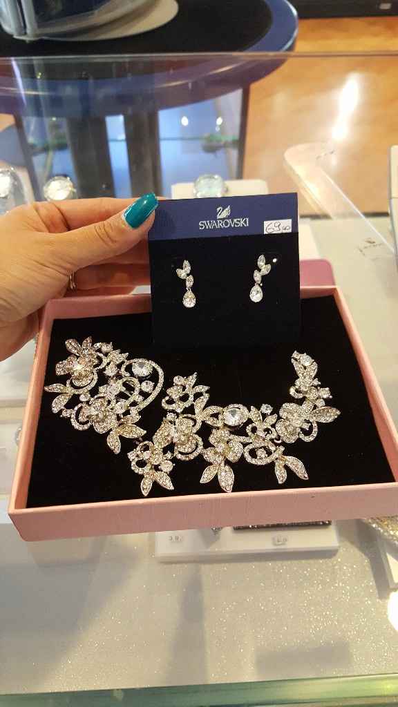 Finalmente mi sono decisa per gli orecchini!😂😂 - 1