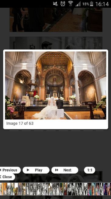 Chiesa enorme con pochi invitati - 1